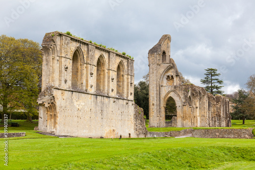 glastonbury abbey in uk
