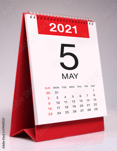 Simple desk calendar 2021 - May