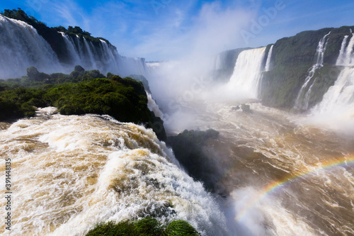 Fototapeta Naklejka Na Ścianę i Meble -  General viewing of the impressive Iguazu Falls system in Brazil