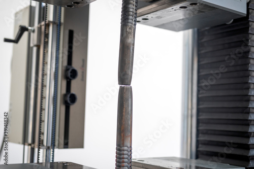 Canvastavla View of the tensile test of the small pipe with destructive testing machine in the mechanic laboratory