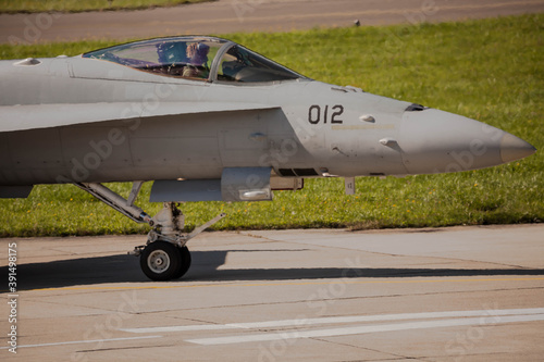 Obraz na płótnie F18 rollt zur Startposition