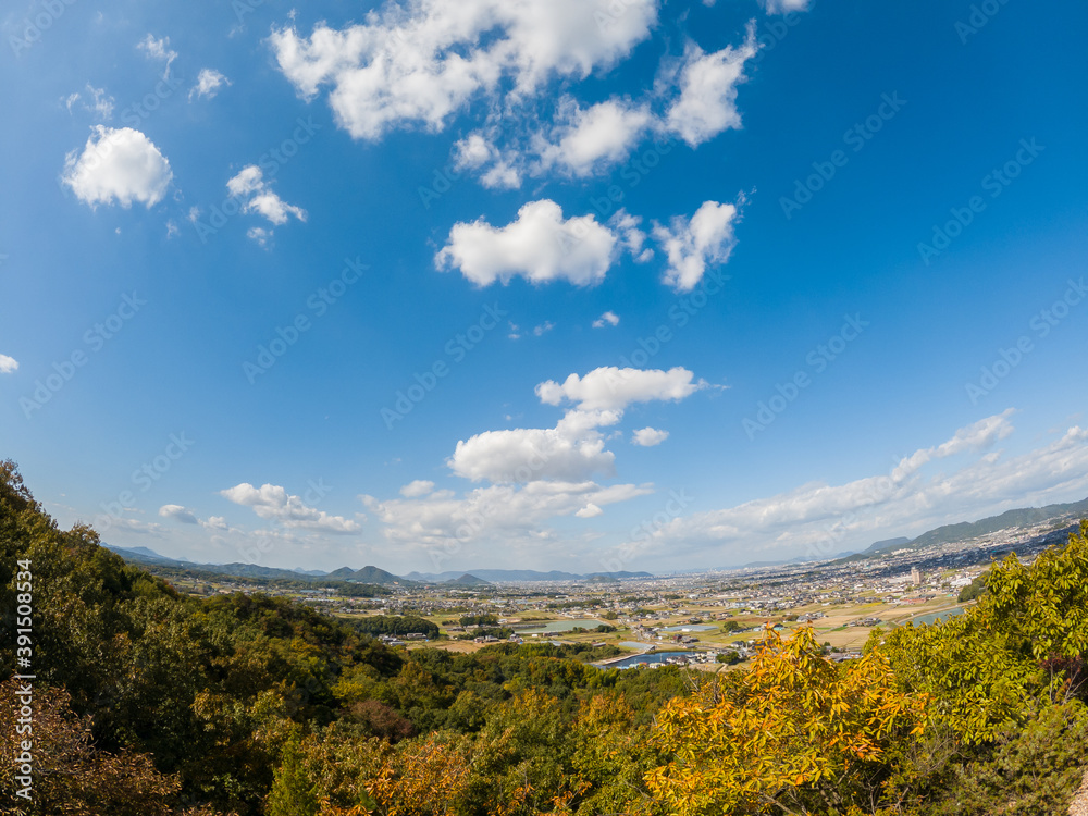 秋の嶽山(香川県三木町)から高松市街方面を望む