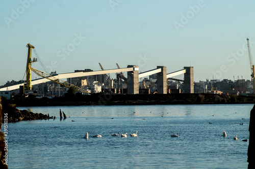 vista del puerto de Montevideo