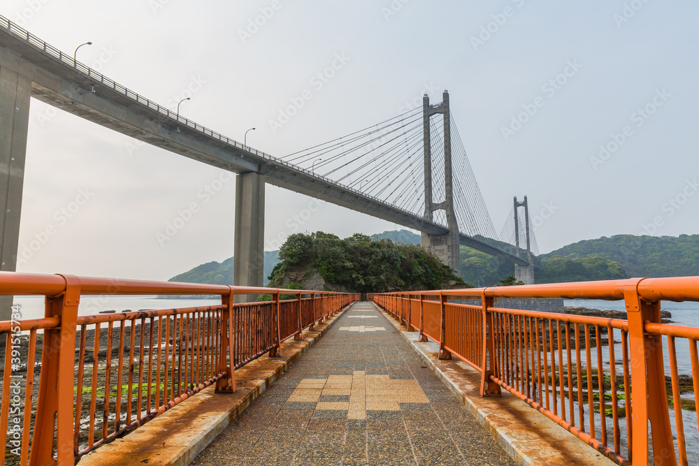 日本　佐賀県唐津市の呼子大橋と弁天遊歩道