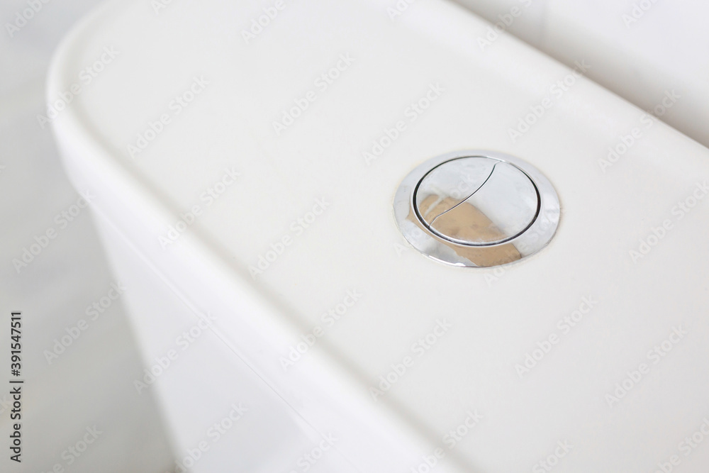 Press the toilet button after use. Press the toilet button after use.