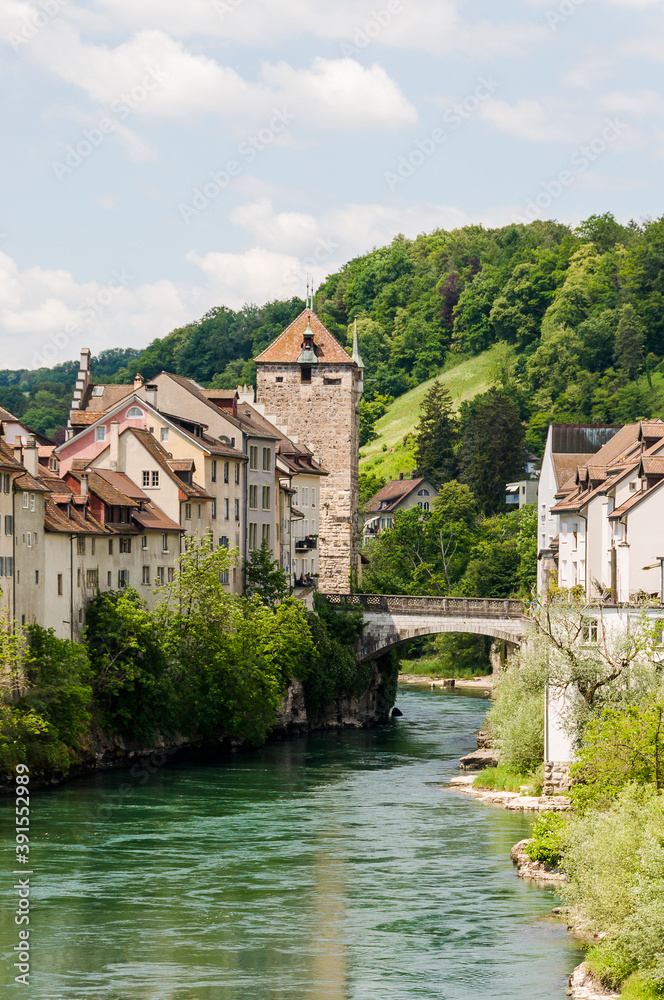 Brugg, Aare, Altstadt, Schwarzer Turm, Stadt, Steinbrücke, Brücke, Fluss, Altstadthäuser, Jurasüdfuss, Aargau, Nordwestschweiz, Sommer, Schweiz