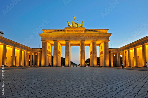 Portao de Brandenburgo. Berlin. Alemanha. Europa photo