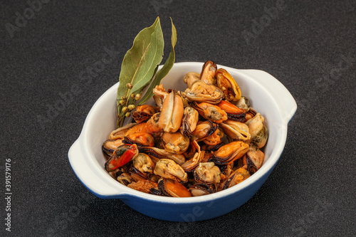 Pickled mussels in the bowl