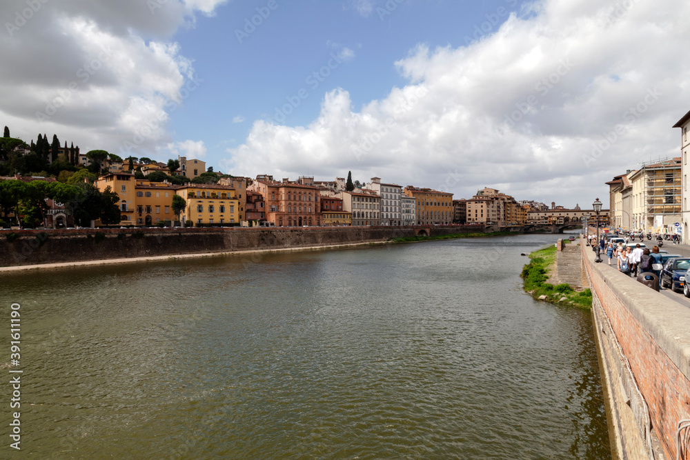 Fototapeta premium Embankment of the Arno in Florence