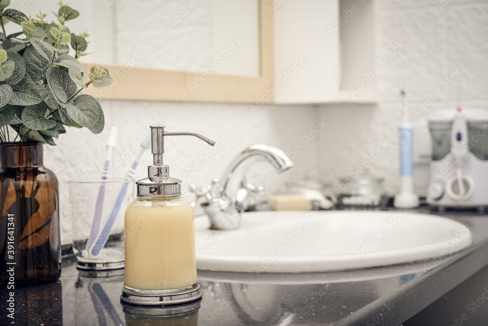 Bathroom set with glass liquid soap dispenser Bathroom set with glass liquid soap dispenser