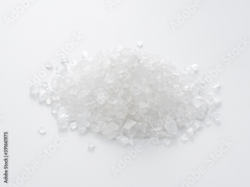 Tableau sur toile Himalayan rock salt on a white background