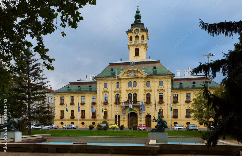 Fototapeta premium Szeged City Hall is famous landmark in Hungary outdoor.