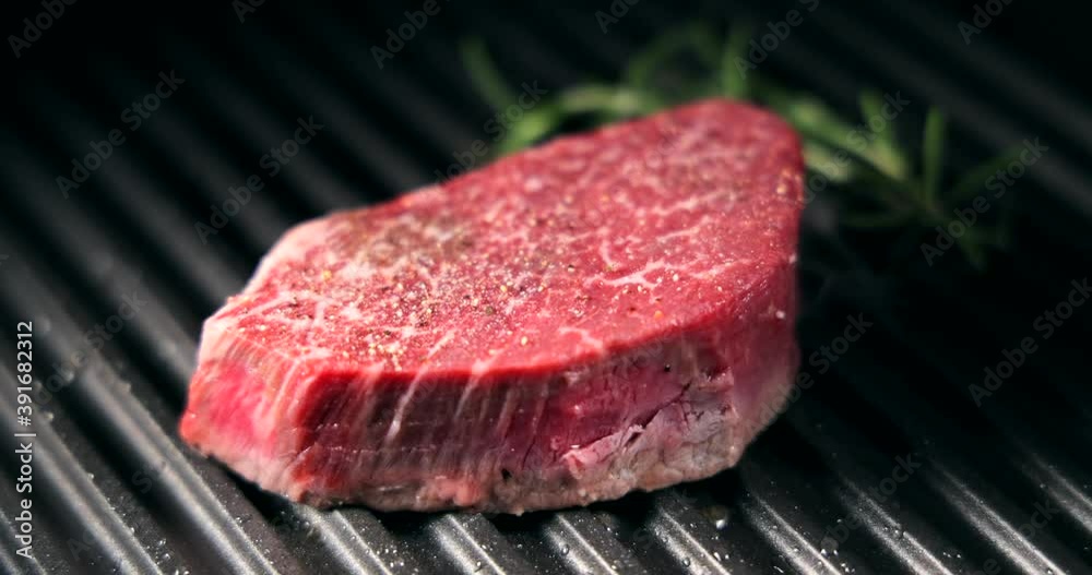 和牛ヒレステーキのグリル Grilled Wagyu fillet steak 和牛ヒレステーキのグリル Grilled Wagyu fillet steak