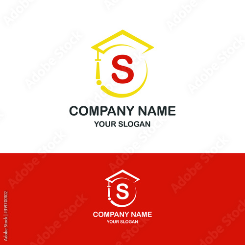 Initial S combine with toga hat icon for education business logo template