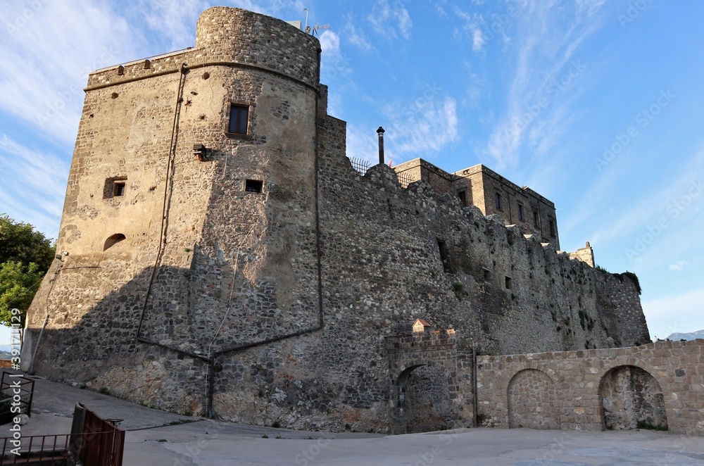 Limatola - Facciata posteriore del castello