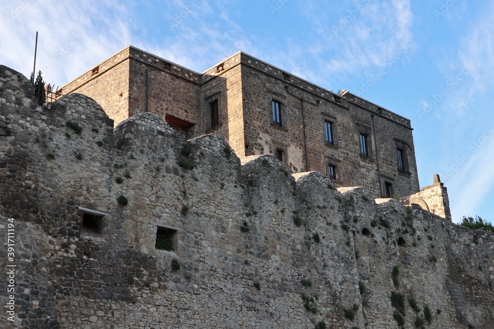 Limatola - Scorcio posteriore del castello