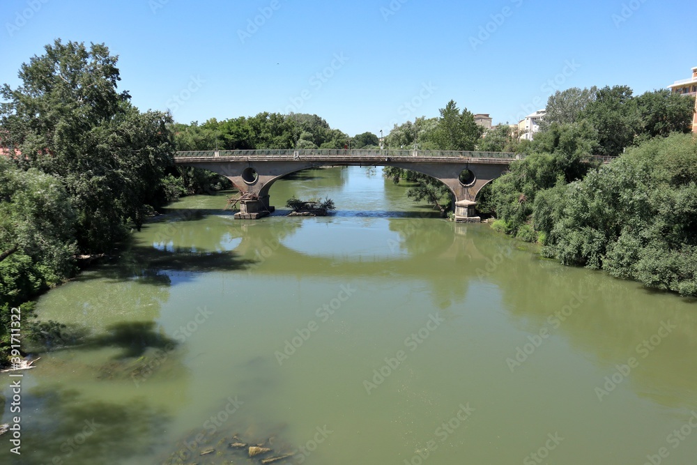 Fototapeta premium Capua - Fiume Volturno dal ponte romano