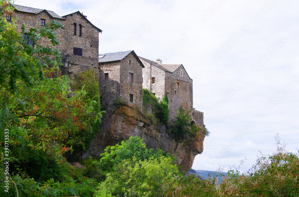 Mittelalterliche Stadt Cantobre in Südfrankreich