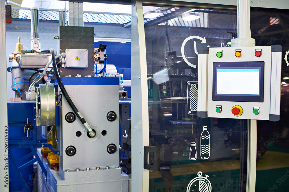 Semi-automatic for the production of plastic bottles Semi-automatic for the production of plastic bottles