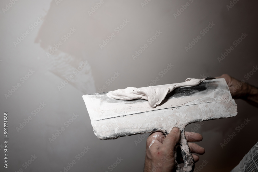 Foto de Construction equipment putty and putty knives. Repair work