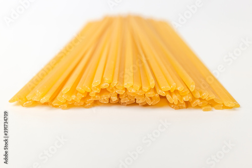 Bild auf Leinwand Linguini pasta on white background