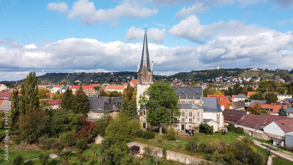Blick über Radebeul Kötzschenbroda mit der Friedenskirche, Deutschland