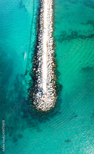 A pathway out into the reef