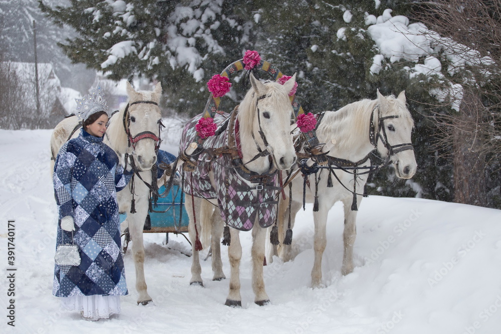 Russian three horse sleigh (russian three horse carriage, russian horse