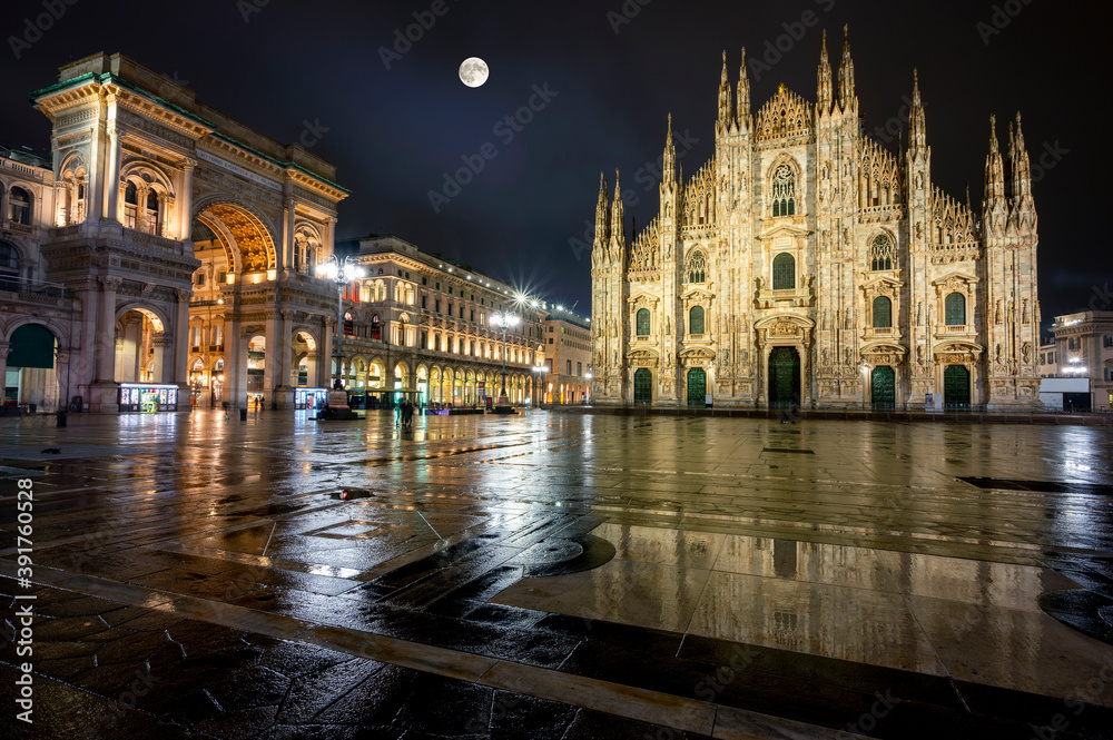 Duomo di Milano , Milan cathedral during rainy evening