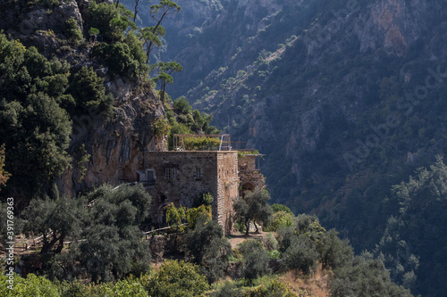 Wallpaper Mural Wadi Qannoubine (Lebanon) Torontodigital.ca