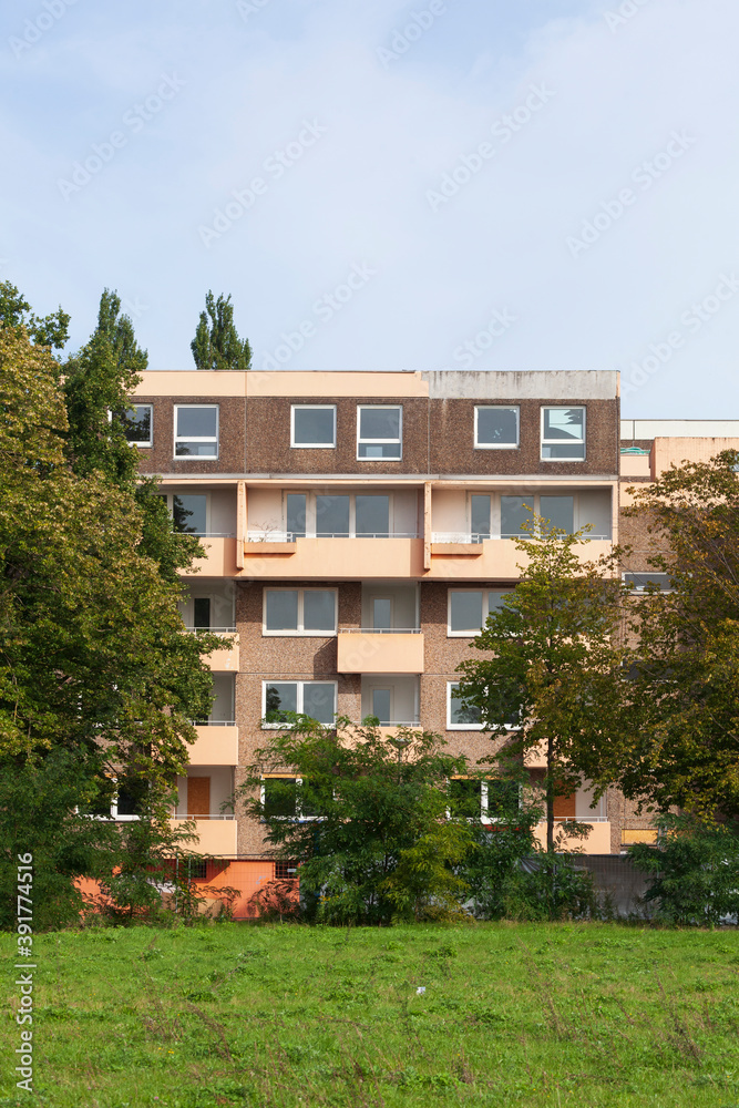 Abbruchreifes entkerntes  Wohnhaus,  Wollepark, DelmenhorstNiedersachsen, Deutschland, Europa