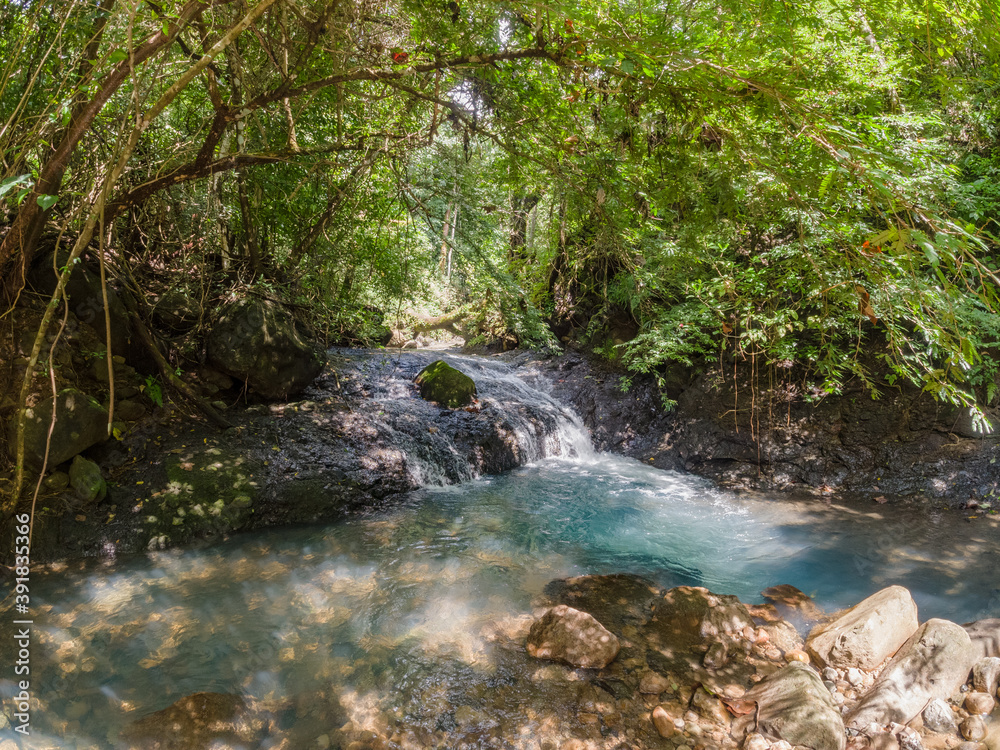 Fototapeta premium Cascadas Cristalinas América