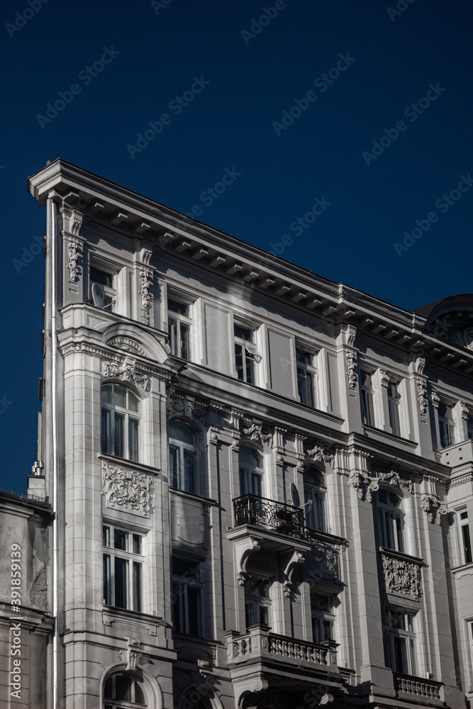Fototapeta premium building with optical illusion
