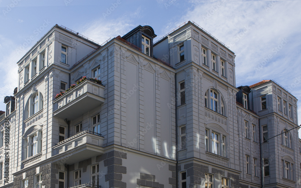 Obraz premium Gray historic tenement house in the Old Town of Poznan, Poland.