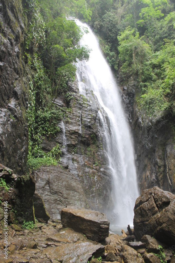 Obraz premium Calm waterfalll
