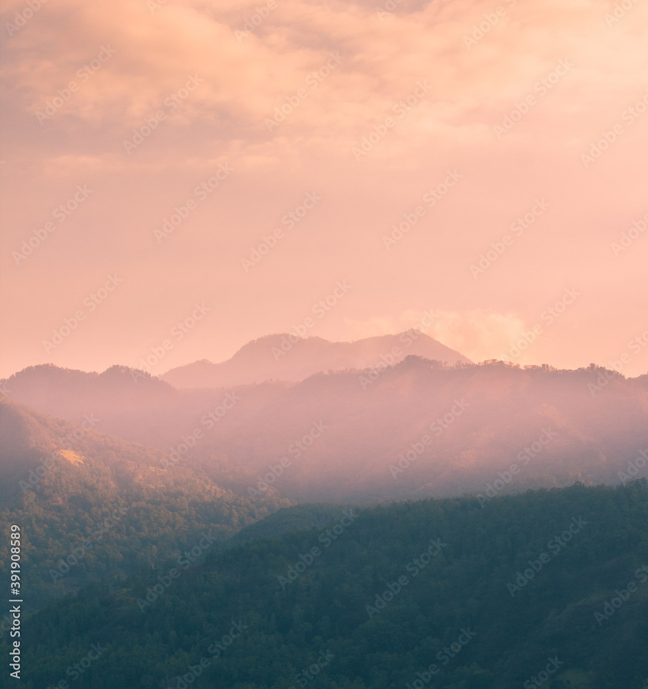 Obraz premium Foggy Sunset