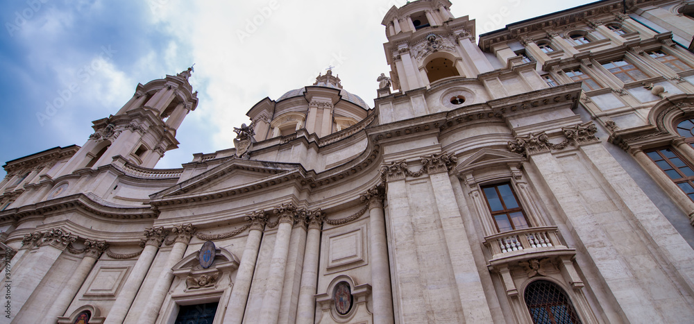 Fototapeta premium Navona Square Buildings in Rome, Italy