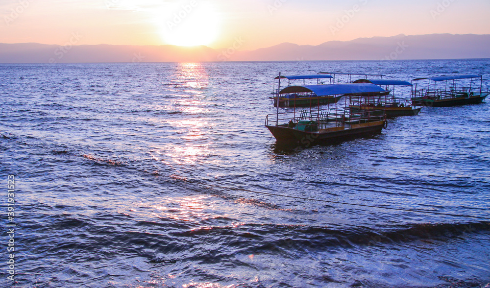 Photography picture of sunrise scenery on the sea Photography picture of sunrise scenery on the sea