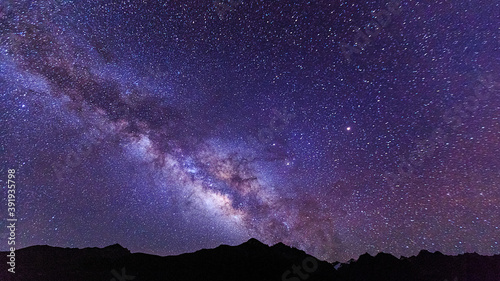 Starry sky photography at night © ZHI