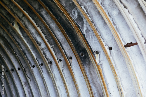 Fotografie Ribs of rigidity inside an ancient Soviet military hangar