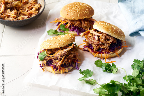 Pulled pork burgers