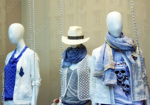 Mannequins, fashion, showcase, summer type.