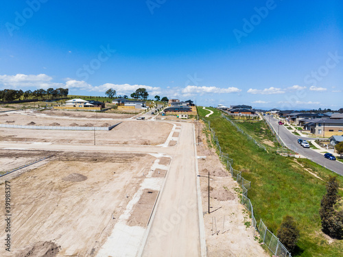 Foto Aerial views looking down on a newly created Australian housing estate