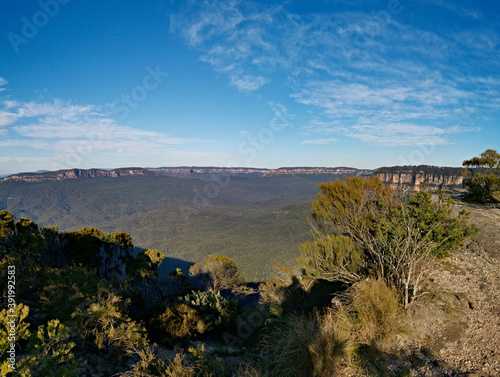 Beautiful view of deep valleys and tall mountains, Lincoln's Lookout, Blue Mountain National Park, New South Wales, Australia 