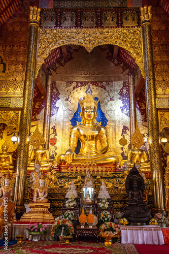 Thailand Temple © noppakit rattanathon