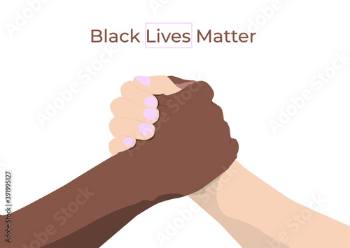 Juntos somos fuertes. Dos manos de diferentes nacionalidades se apoyan entre sí. Cooperación contra el racismo, el concepto de igualdad. Lucha por tus derechos. Las vidas negras importan.