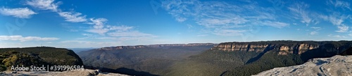 Beautiful panoramic view of deep valleys and tall mountains, Lincoln's Lookout, Blue Mountain National Park, New South Wales, Australia 