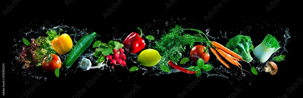 Fresh vegetables and water splashes on panoramic background - obrazy, fototapety, plakaty 