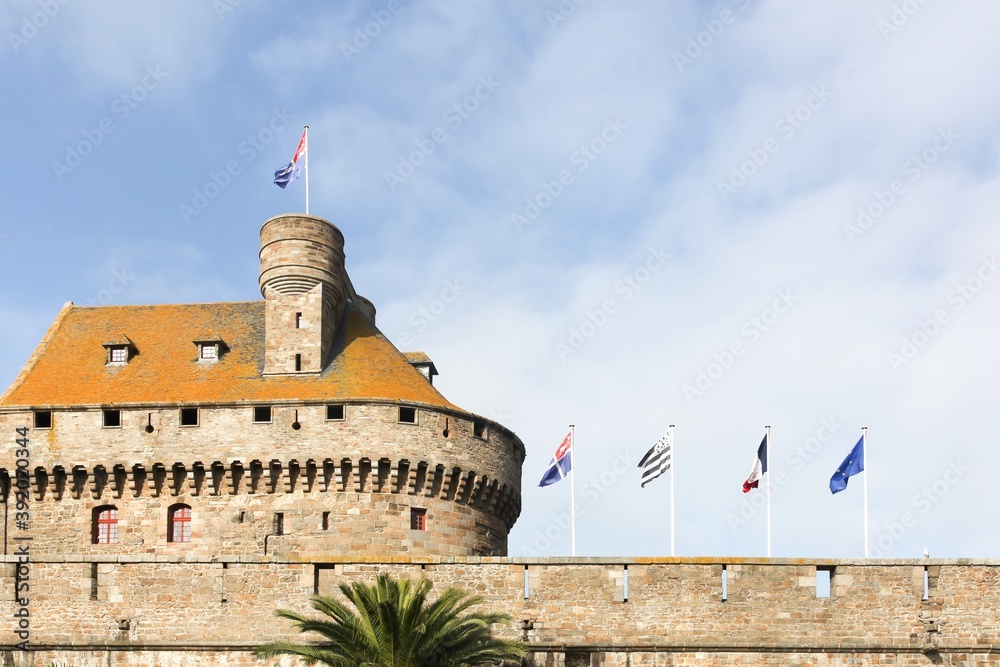 Φωτογραφία The castle of Saint Malo is now the town museum, France
