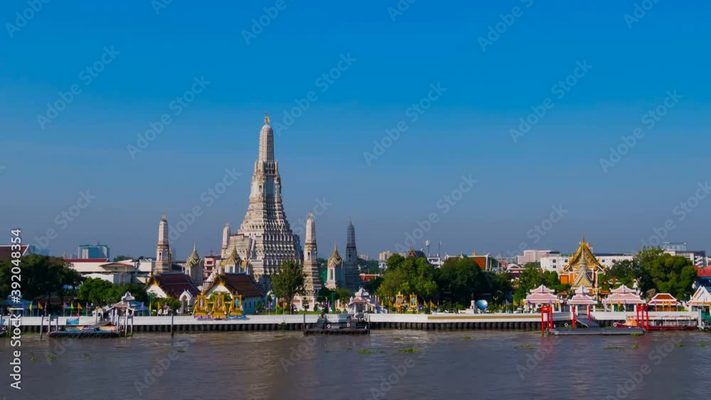 time lapse of Wat Arun Temple with Chao Phraya river in Bangkok, Thailand time lapse of Wat Arun Temple with Chao Phraya river in Bangkok, Thailand